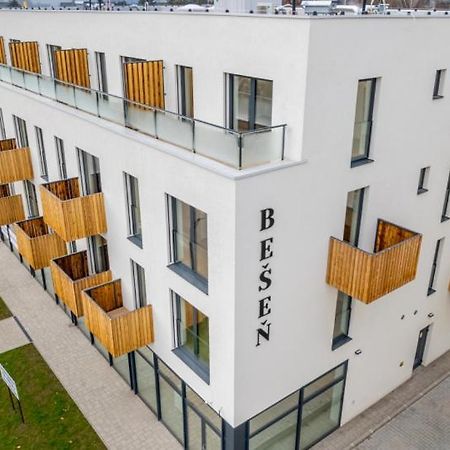 Apartman Nad Riekou Bešeňová Dış mekan fotoğraf