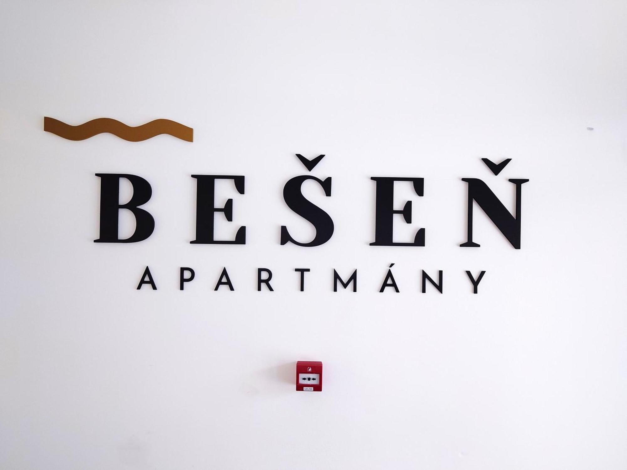 Apartman Nad Riekou Bešeňová Dış mekan fotoğraf