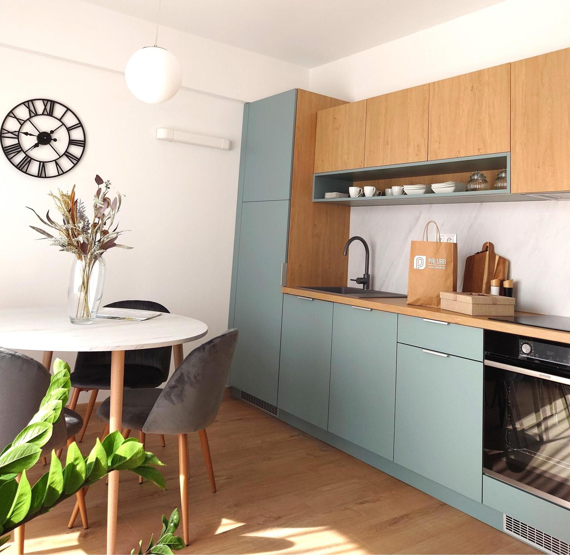Apartman Nad Riekou Bešeňová Dış mekan fotoğraf