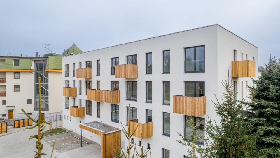 Apartman Nad Riekou Bešeňová Dış mekan fotoğraf