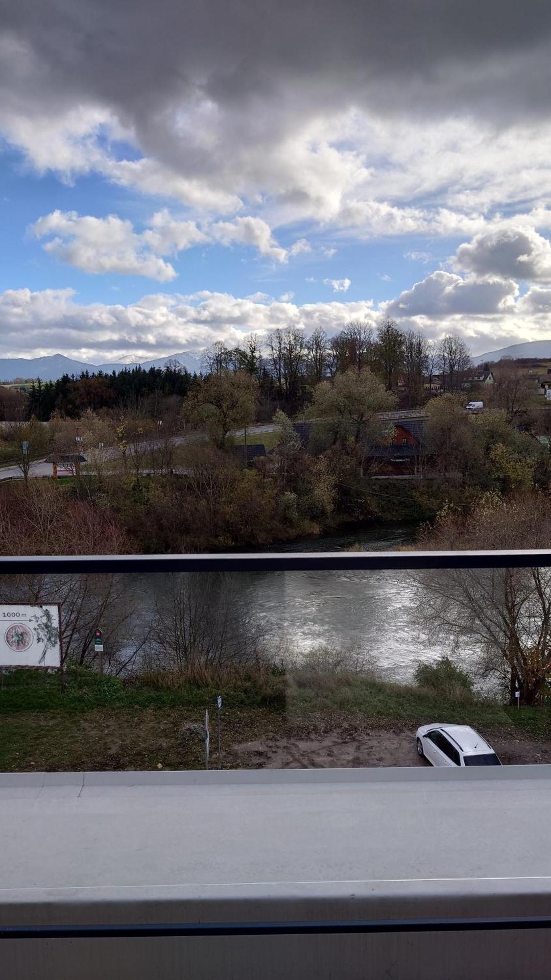 Apartman Nad Riekou Bešeňová Dış mekan fotoğraf