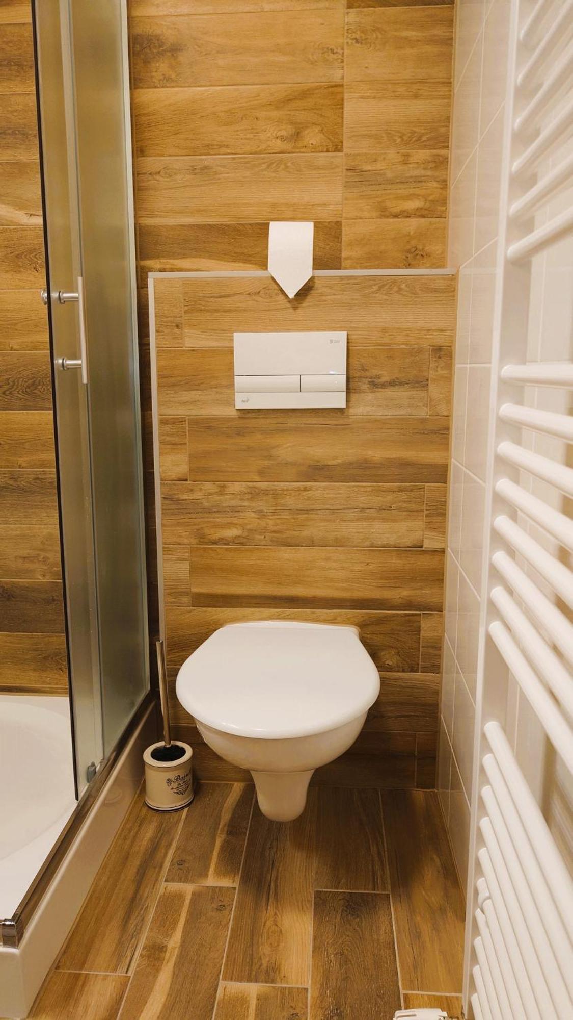Apartman Nad Riekou Bešeňová Dış mekan fotoğraf