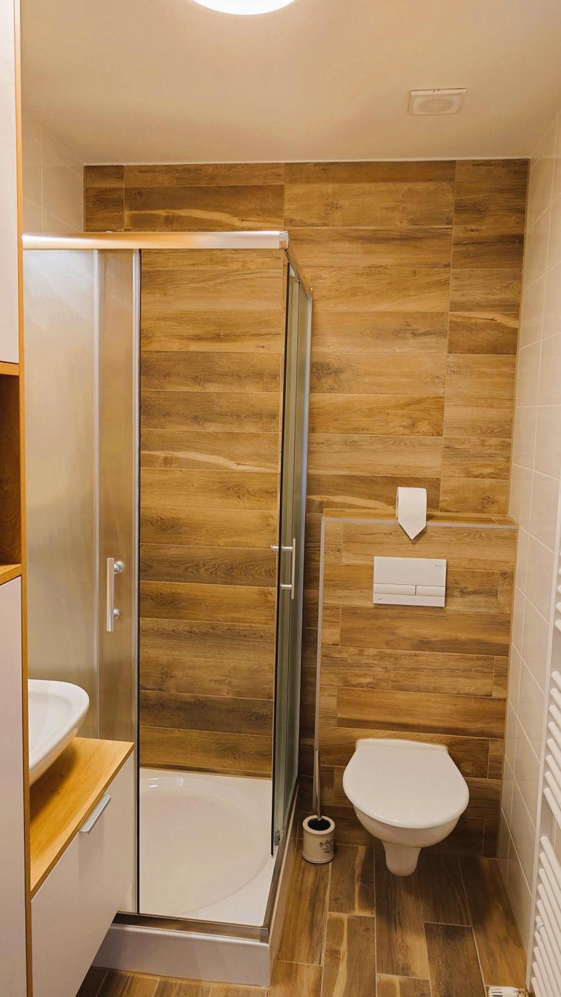 Apartman Nad Riekou Bešeňová Dış mekan fotoğraf