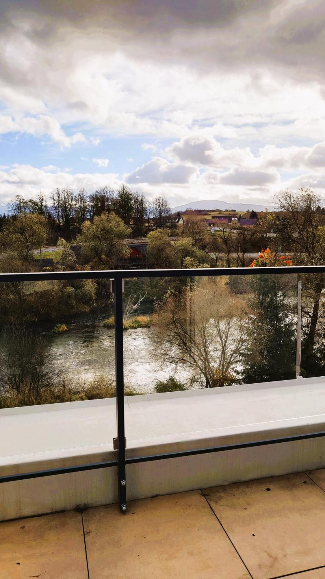 Apartman Nad Riekou Bešeňová Dış mekan fotoğraf
