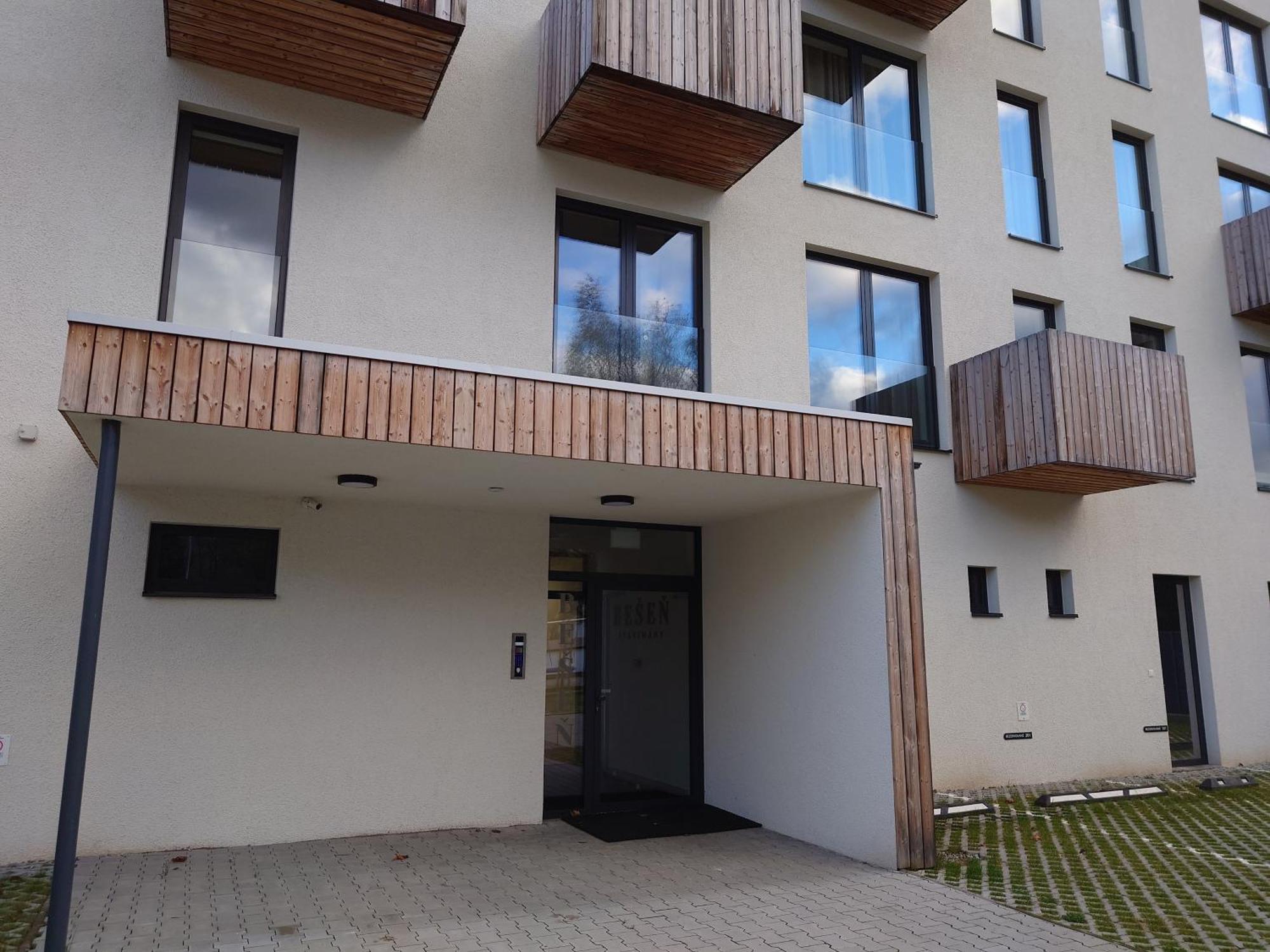 Apartman Nad Riekou Bešeňová Dış mekan fotoğraf